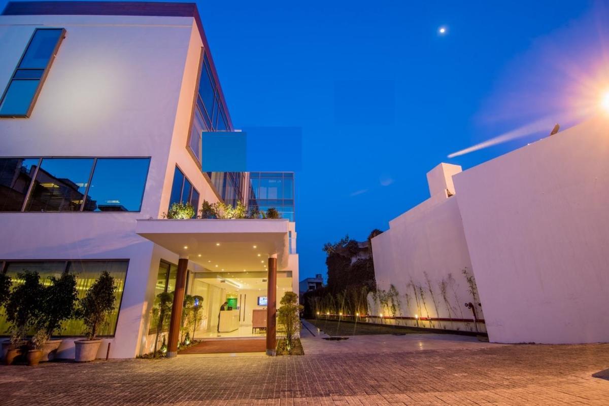 The Imperial Poonam Hotel Phagwāra Exterior foto